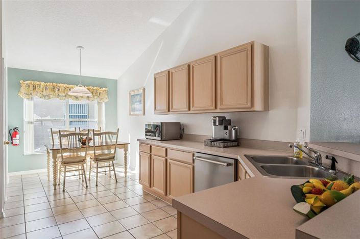 Image No.6-4 Bed Property for sale