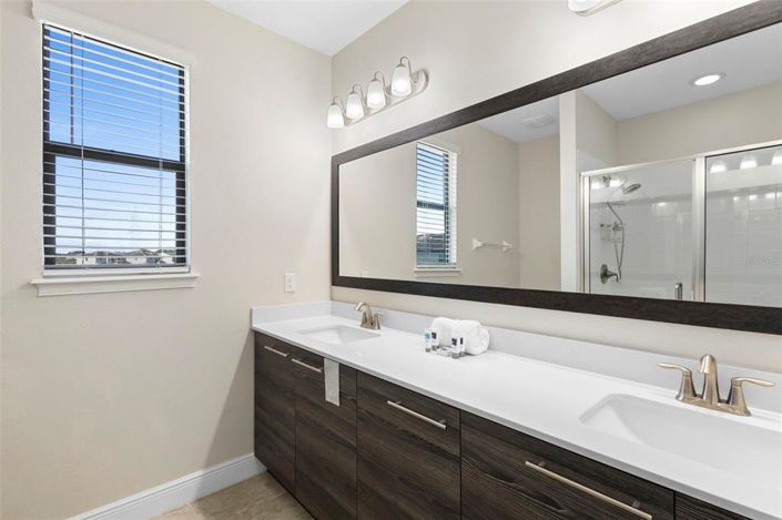 Image No.39-3 Bed Property for sale