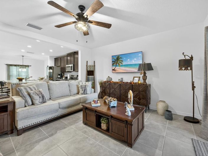 Image No.6-3 Bed Townhouse for sale