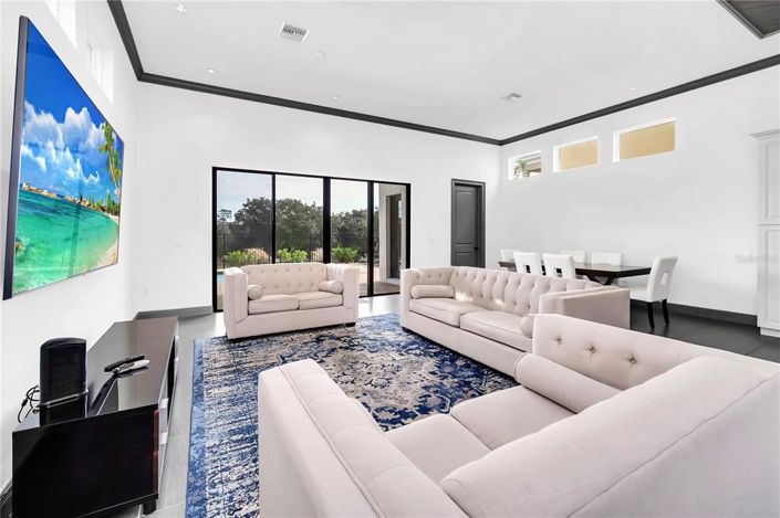 Image No.18-5 Bed Property for sale