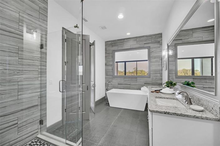 Image No.26-5 Bed Property for sale