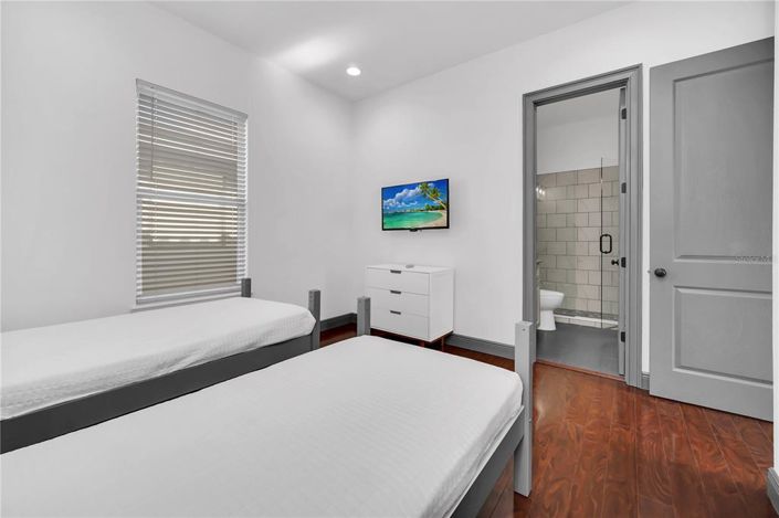 Image No.43-5 Bed Property for sale