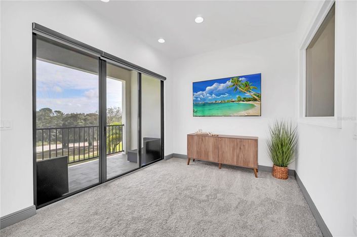 Image No.50-5 Bed Property for sale