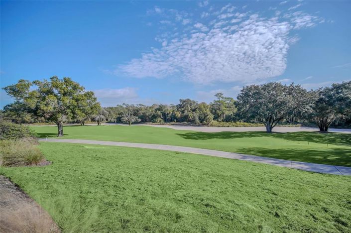 Image No.66-5 Bed Property for sale