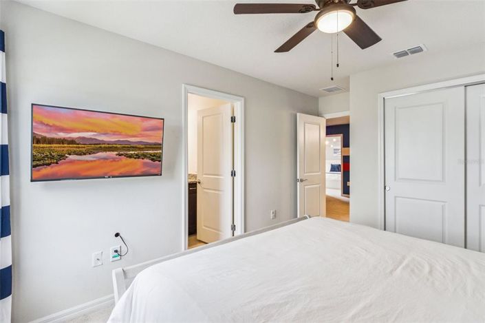 Image No.18-10 Bed Property for sale