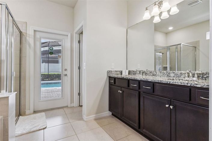 Image No.33-10 Bed Property for sale