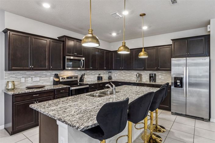 Image No.8-10 Bed Property for sale