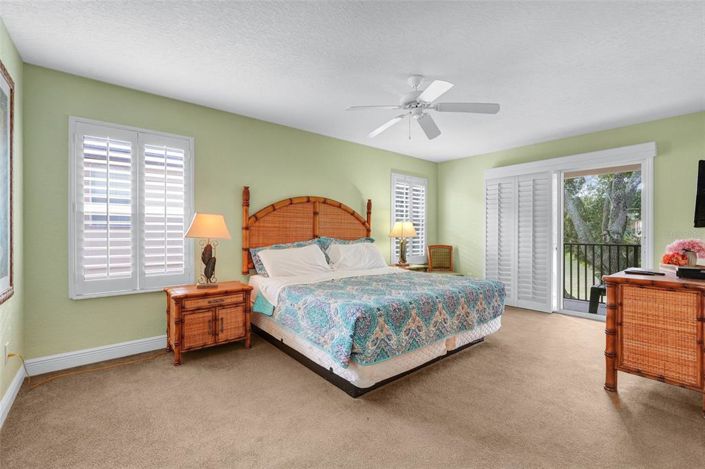 Image No.10-4 Bed Townhouse for sale