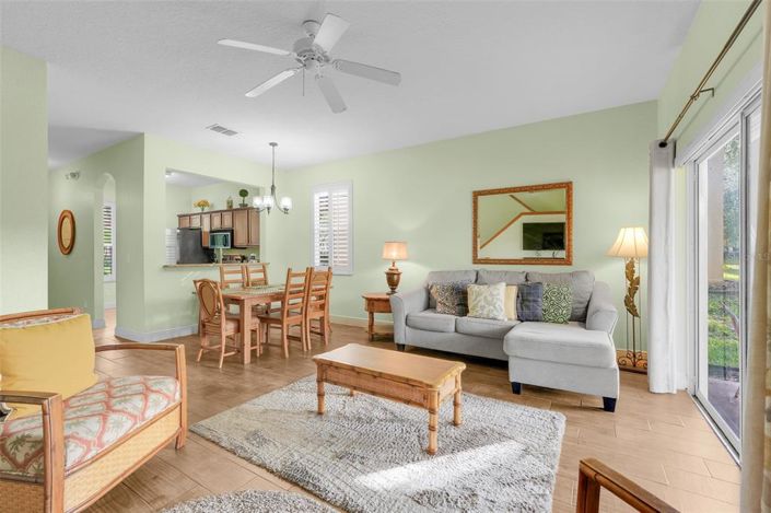 Image No.15-4 Bed Townhouse for sale