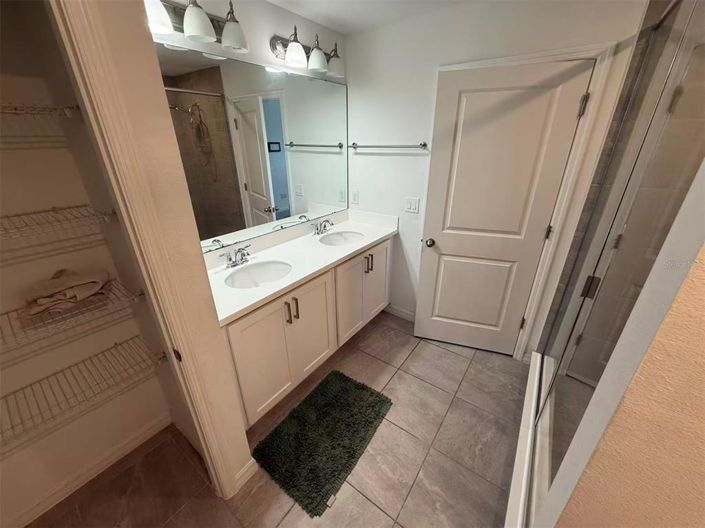 Image No.8-3 Bed Townhouse for sale