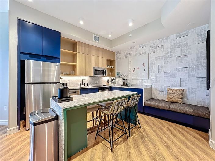 Image No.9-2 Bed Property for sale