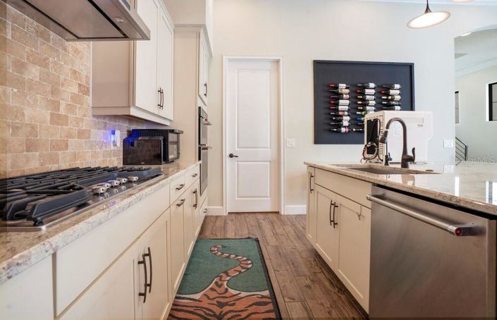 Image No.13-4 Bed Property for sale