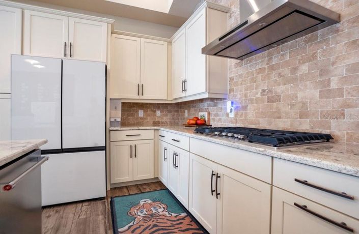 Image No.15-4 Bed Property for sale