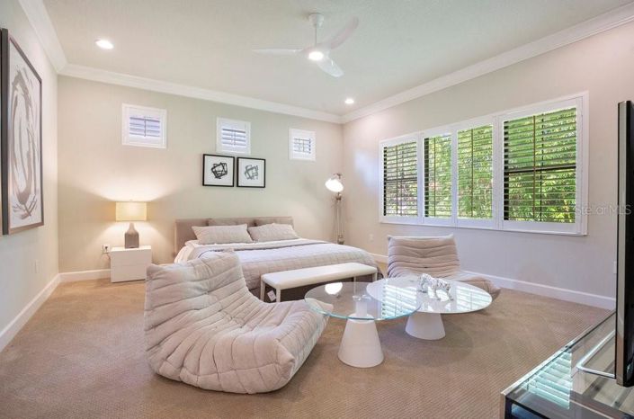 Image No.24-4 Bed Property for sale