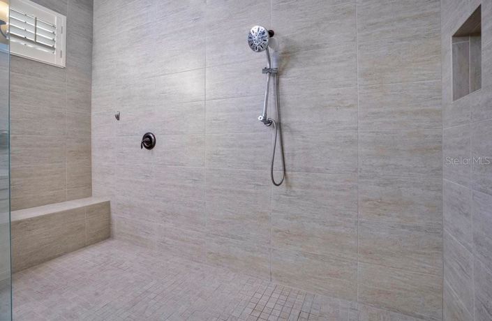 Image No.30-4 Bed Property for sale