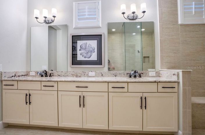 Image No.32-4 Bed Property for sale