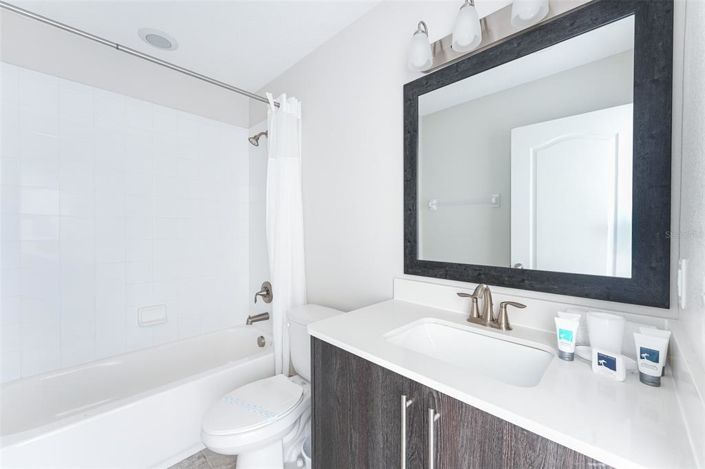 Image No.20-4 Bed Property for sale