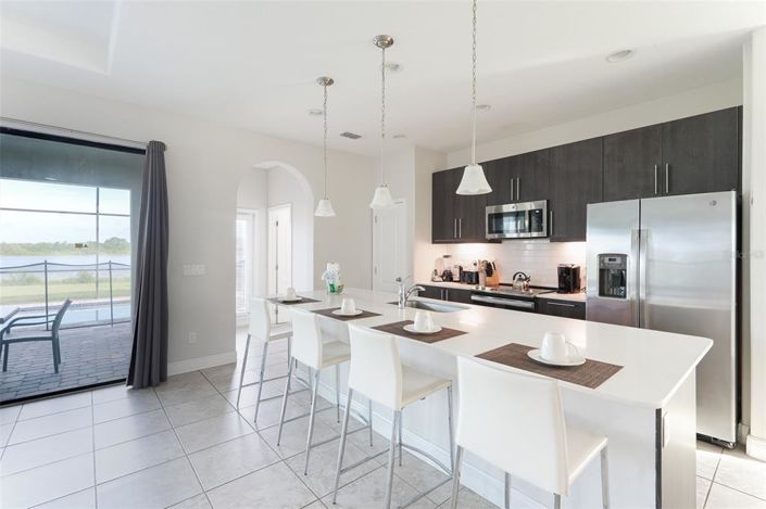 Image No.4-4 Bed Property for sale