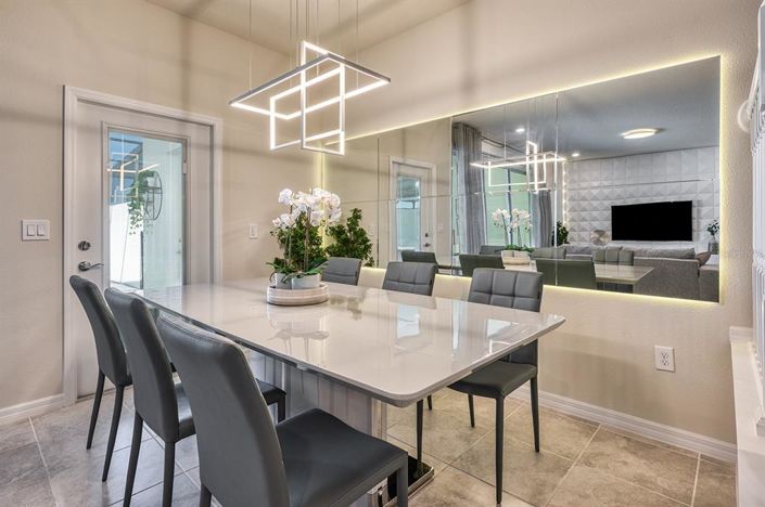 Image No.10-5 Bed Townhouse for sale