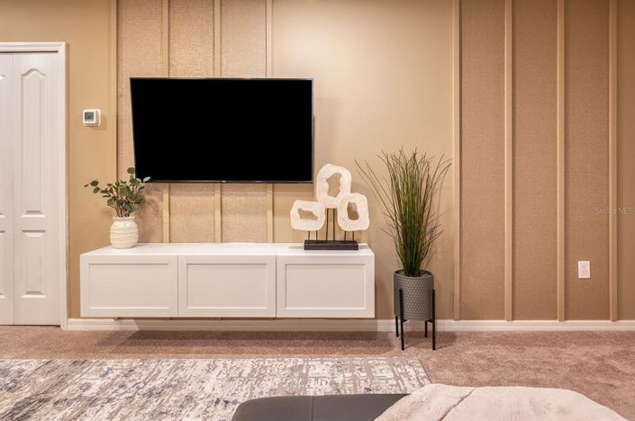 Image No.18-5 Bed Townhouse for sale