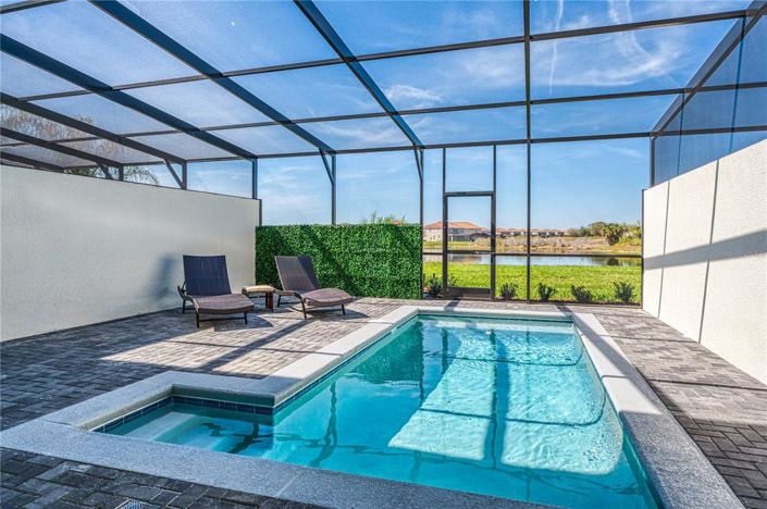 Image No.56-5 Bed Townhouse for sale