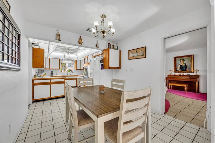 Image No.12-4 Bed Property for sale