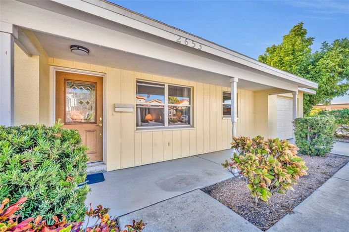 Image No.2-4 Bed Property for sale