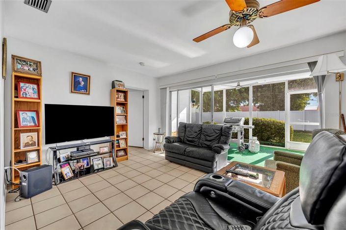 Image No.6-4 Bed Property for sale