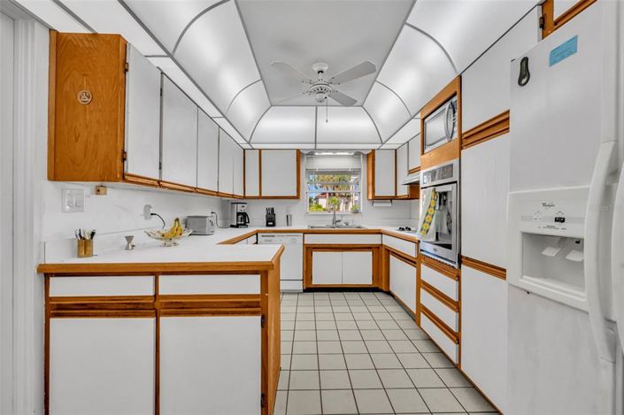 Image No.9-4 Bed Property for sale