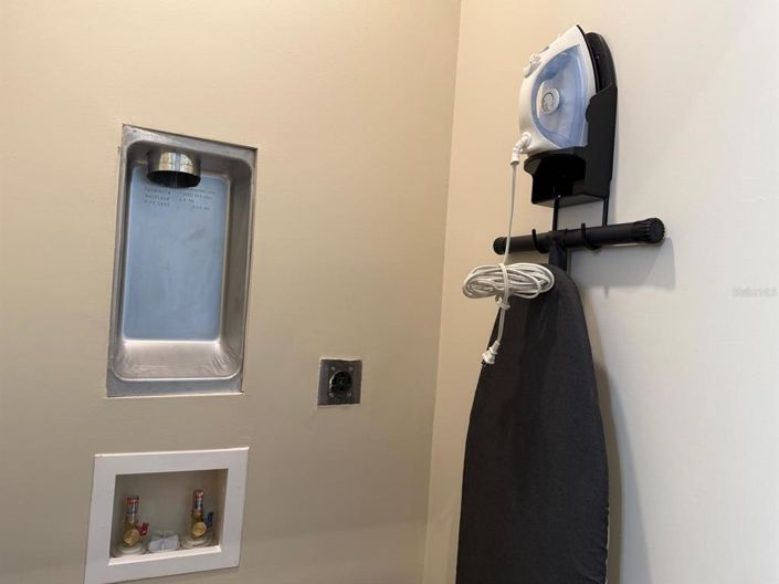 Image No.12-1 Bed Property for sale