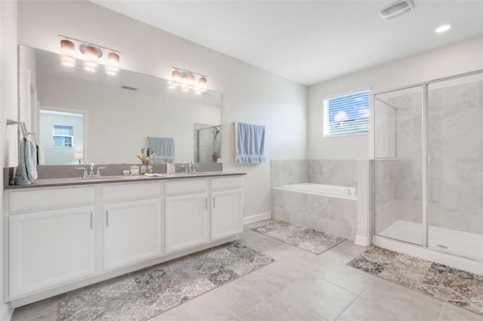 Image No.18-3 Bed Townhouse for sale