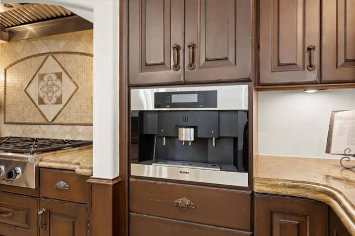 Image No.21-3 Bed Property for sale