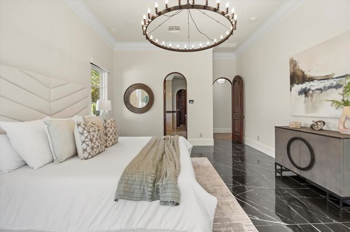 Image No.38-3 Bed Property for sale