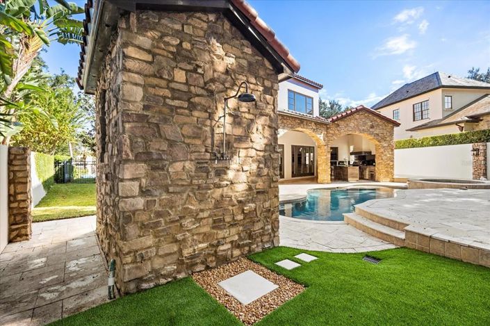 Image No.51-3 Bed Property for sale