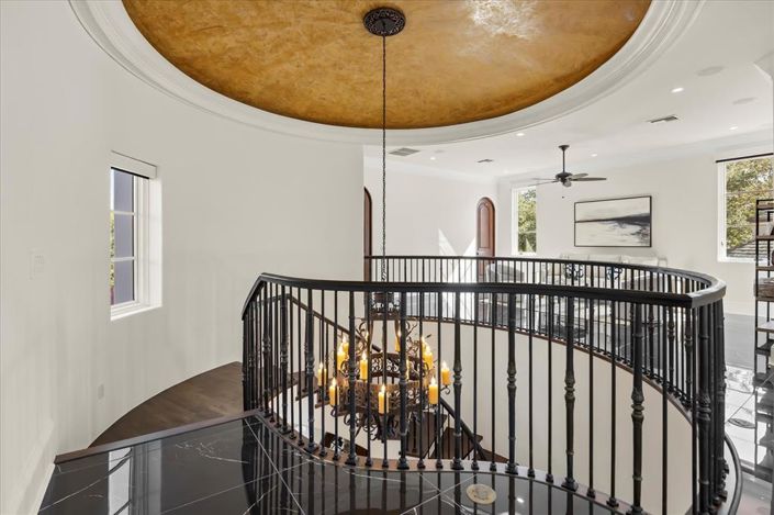 Image No.56-3 Bed Property for sale