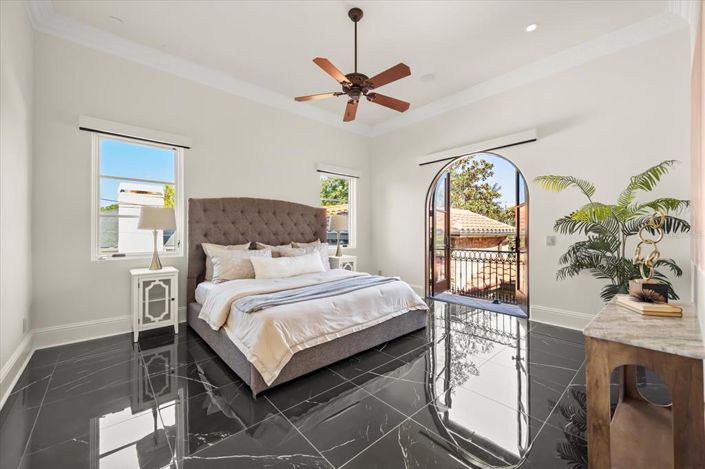 Image No.57-3 Bed Property for sale