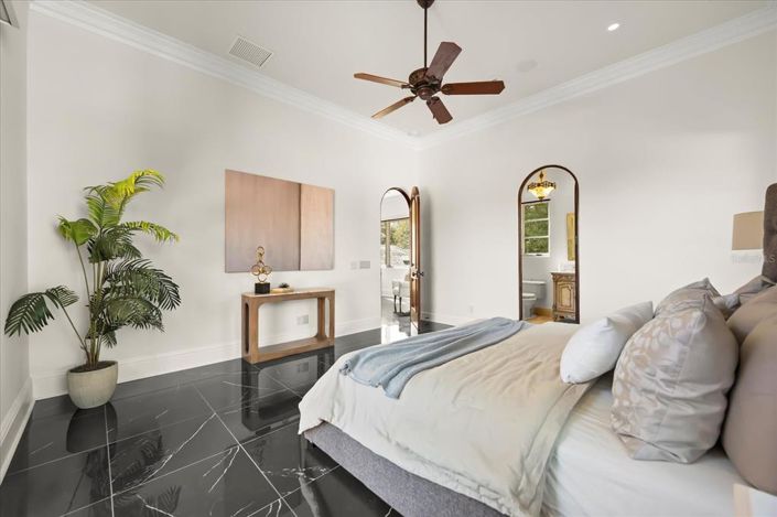 Image No.59-3 Bed Property for sale