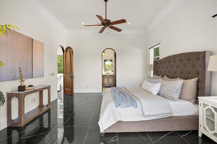 Image No.62-3 Bed Property for sale