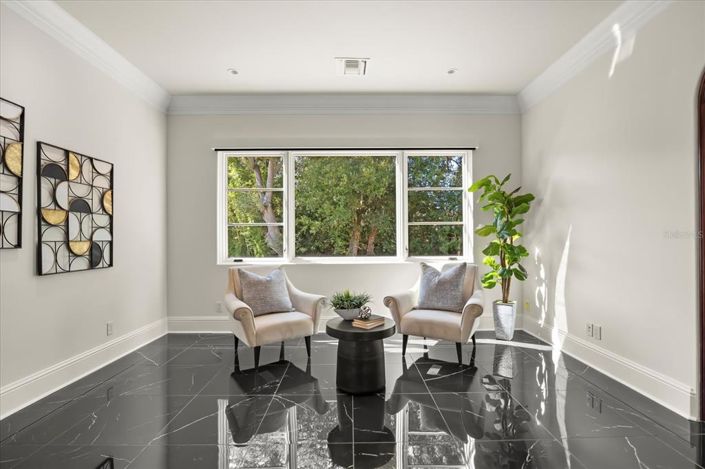 Image No.63-3 Bed Property for sale