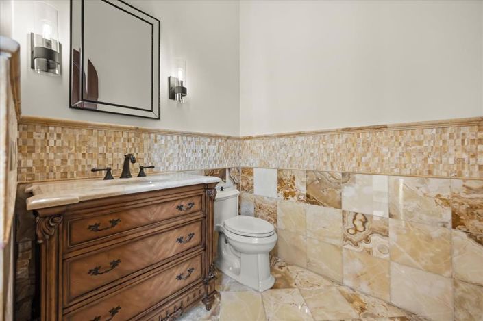 Image No.67-3 Bed Property for sale