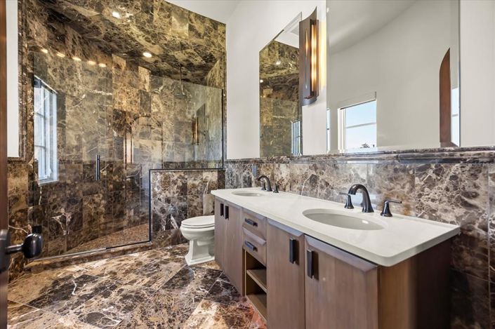 Image No.72-3 Bed Property for sale