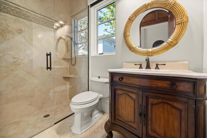 Image No.84-3 Bed Property for sale