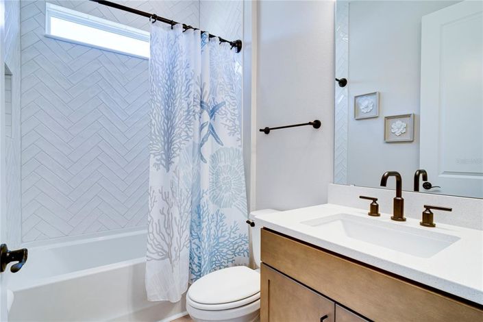 Image No.13-3 Bed Property for sale