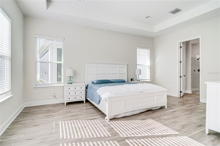 Image No.17-3 Bed Property for sale