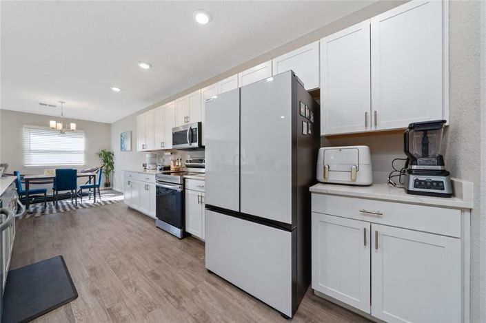 Image No.17-5 Bed Property for sale