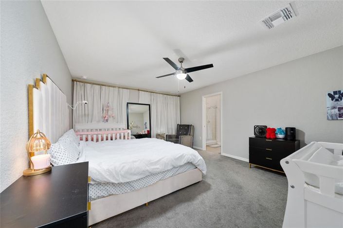 Image No.18-5 Bed Property for sale