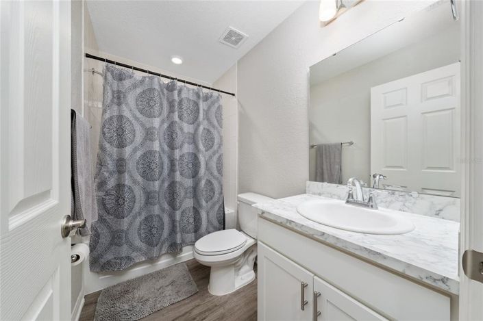 Image No.28-5 Bed Property for sale