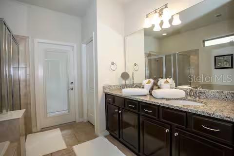 Image No.15-6 Bed Property for sale