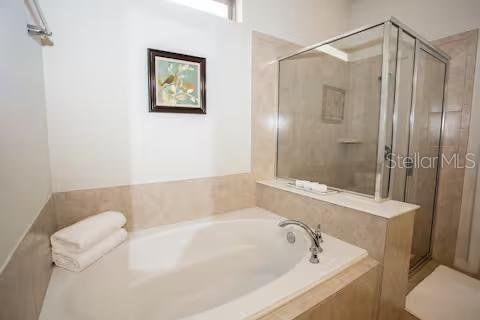 Image No.17-6 Bed Property for sale