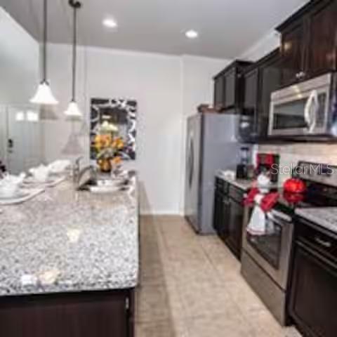 Image No.4-6 Bed Property for sale